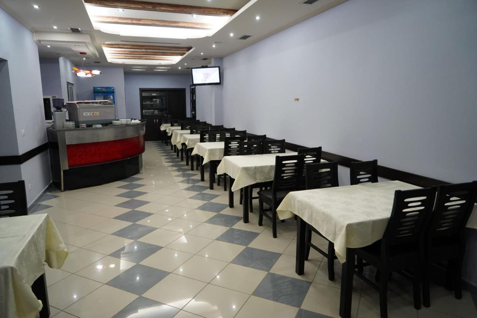 Hotel Restaurant Globi Velipojë Exteriör bild