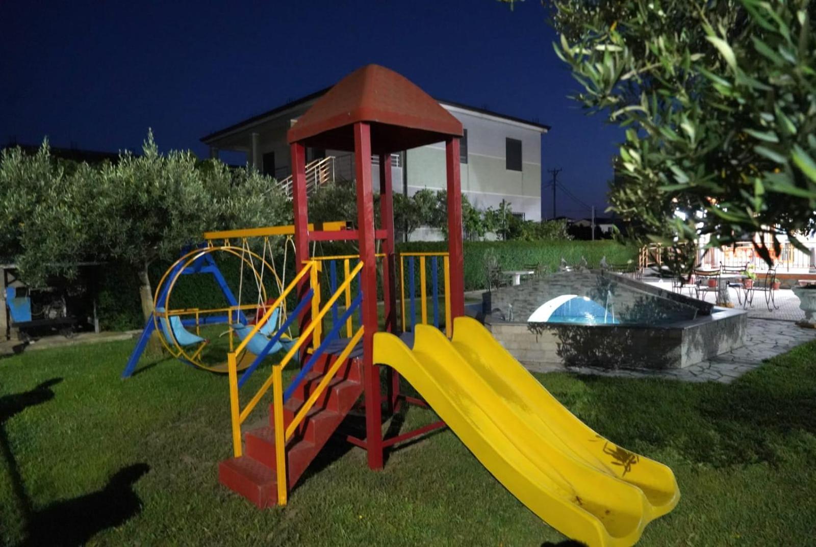 Hotel Restaurant Globi Velipojë Exteriör bild