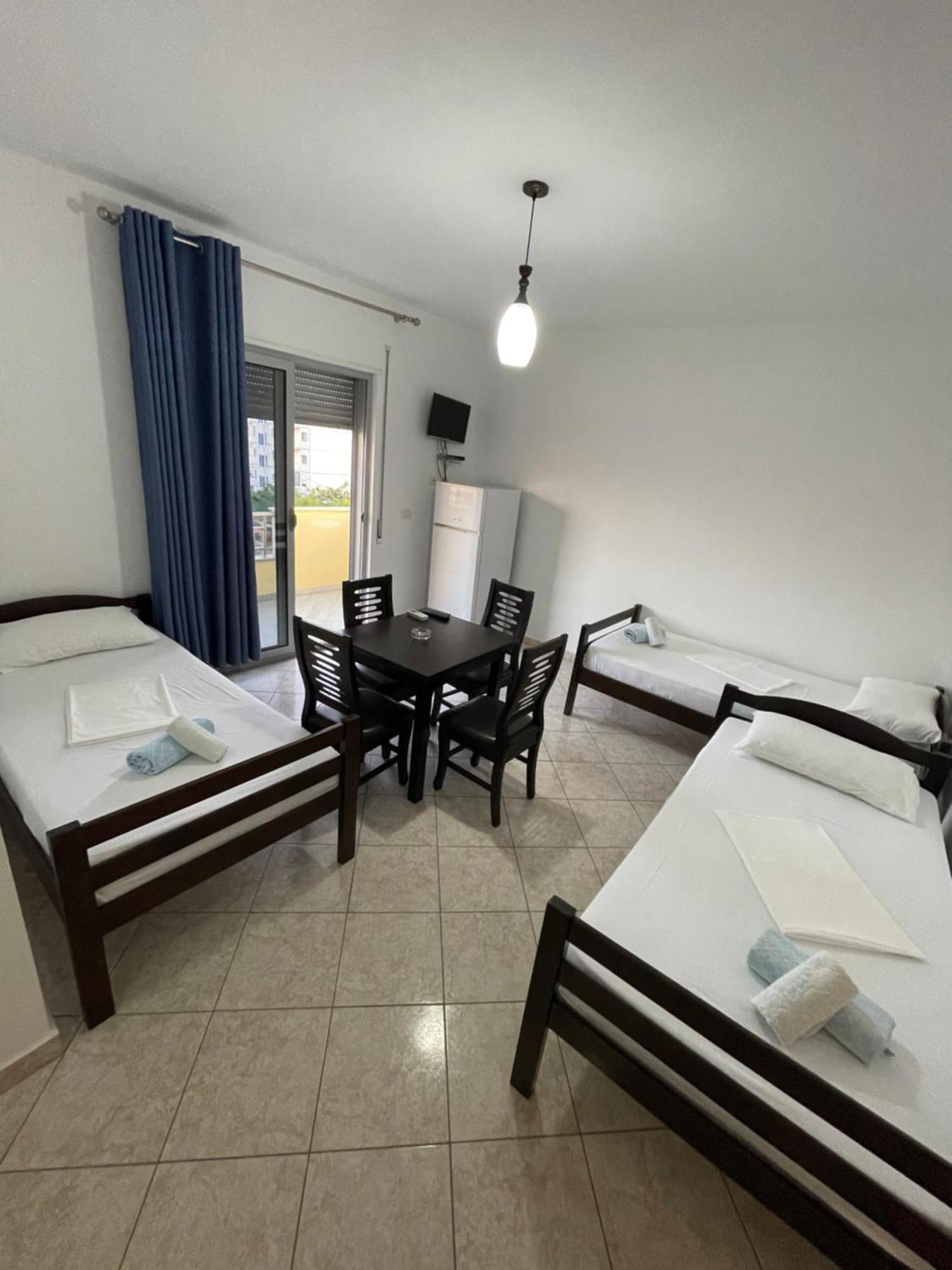 Hotel Restaurant Globi Velipojë Exteriör bild